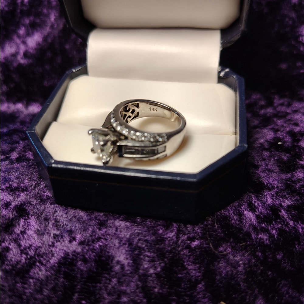 Princess cut natural mined diamond engagement ring - 2.75ctw - Picture 7 of 7